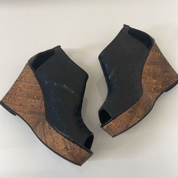 Cri De Coeur Cork Wedges with Dotted Leather Upper - Picture 5 of 8